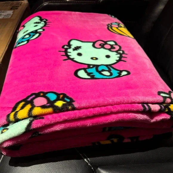 Hello Kitty Frankenstein Blanket - TWIN - Picture 2 of 4